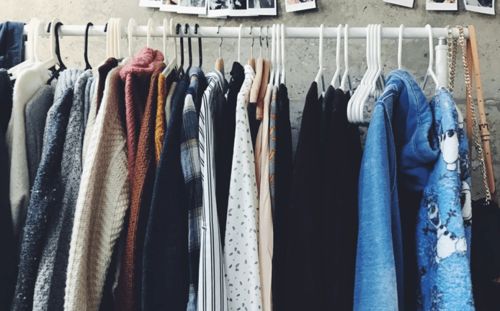 12月全國紡織服裝專業(yè)市場景氣指數(shù)小幅回落，日用品銷售穩(wěn)中有進(jìn)